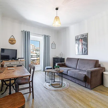 شقة Joli A Cote Du Palais Des Festivals